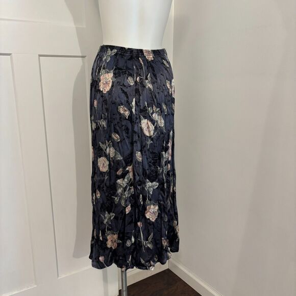 Vintage 90s CLIO size Medium Dark Floral Flowy Boho Silky Satin Maxi Skirt - Picture 2 of 6